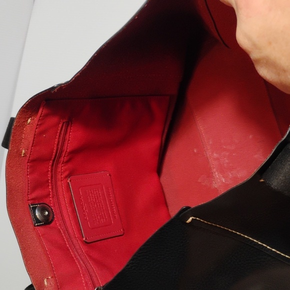 Coach Derby Tote in Pebble Leather H2298-58660 - Picture 5 of 10